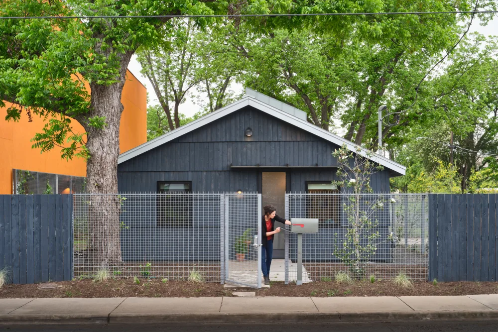 2901 e 2nd 1